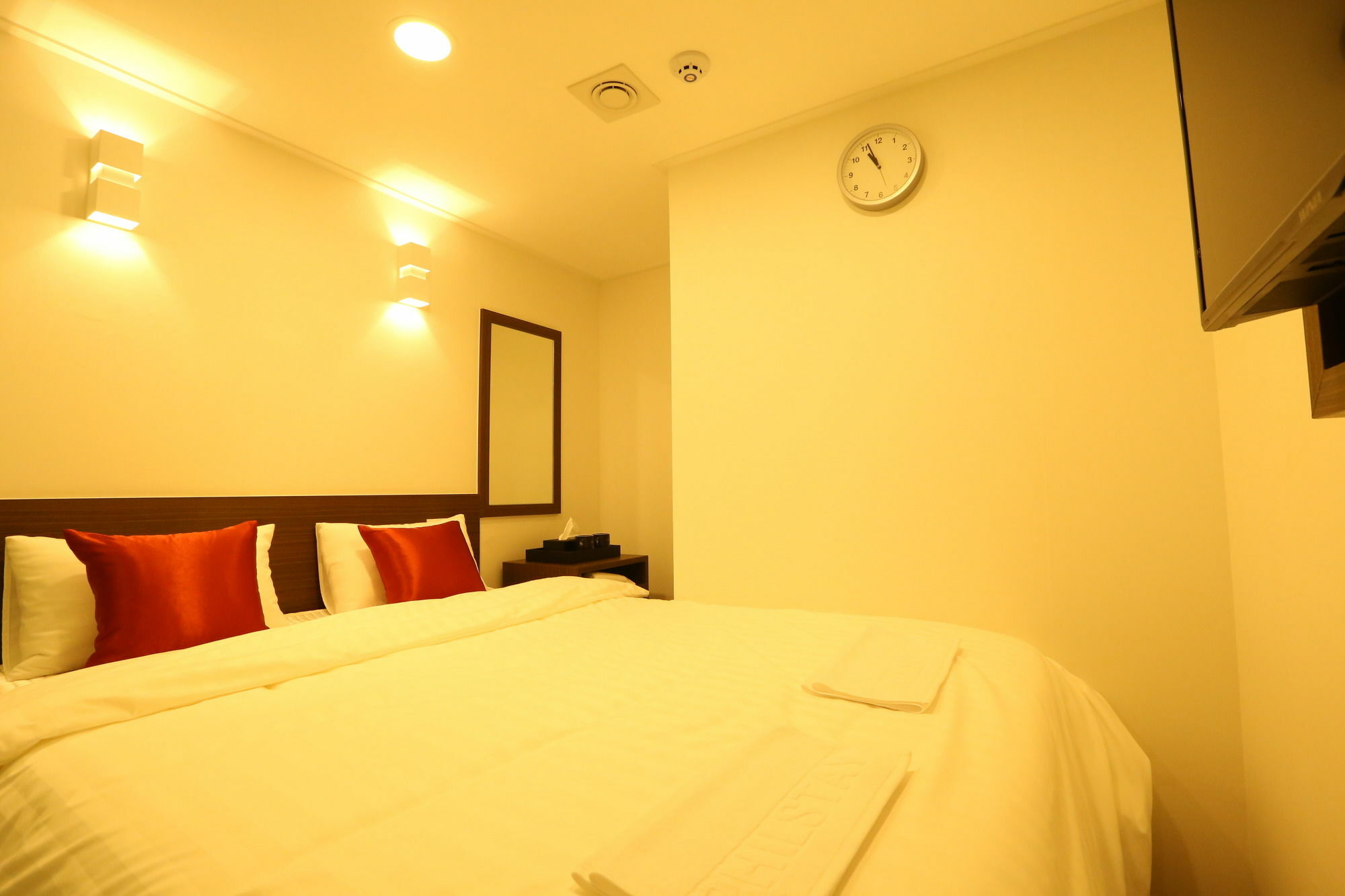 Tripstay Myeongdong Seoul Exterior photo